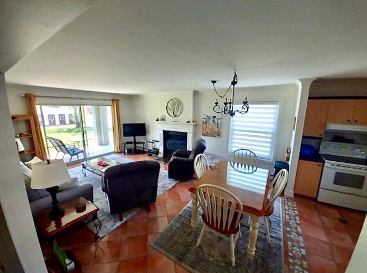 Superbe Condo Plage-Memphremagog Zewnętrze zdjęcie